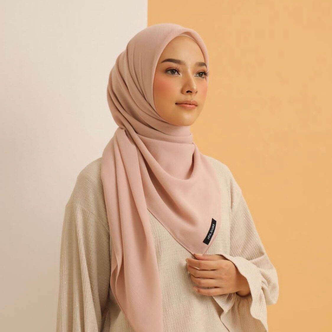 NHS Look Segi Empat Voal Miracle Lipnude NHS Look Segi Empat Voal Miracle - Gambar 12