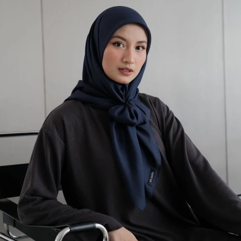 NHS Looks Plain Voal - Navy NHS Looks Plain Voal - Gambar 13