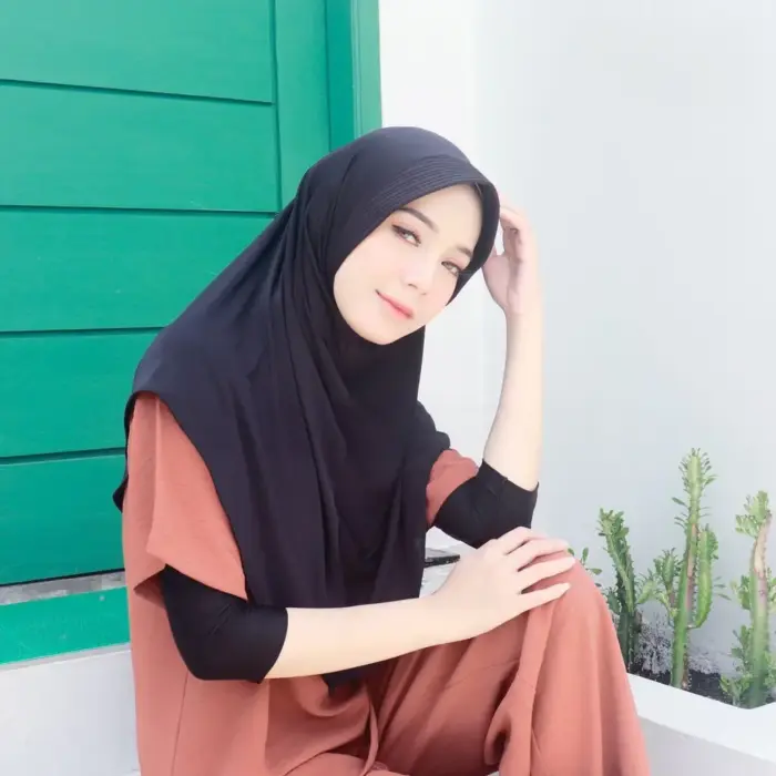 Hijab Sport Size Besar (L) - Gambar 2