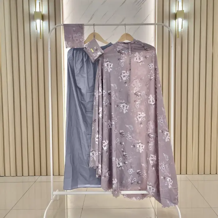 Khadijah - Mukena Travelling Parasut Premium Motif Selena - Gambar 4