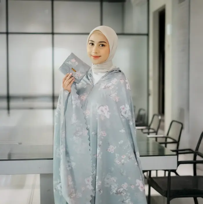 Khadijah - Mukena Travelling Parasut Premium Motif Selena - Gambar 2